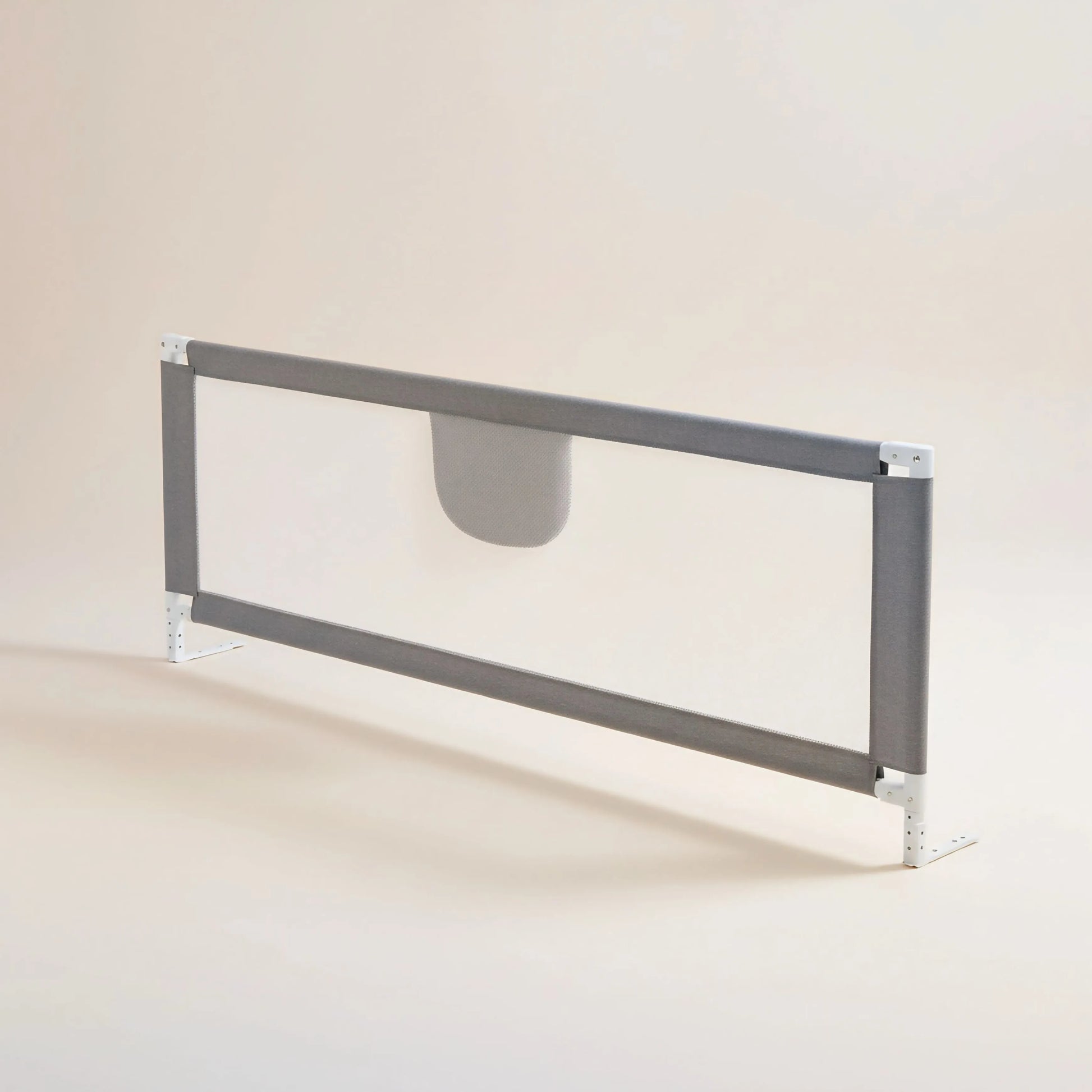 Baby bed guard rail Noa Nest with sturdy frame and soft protective cover